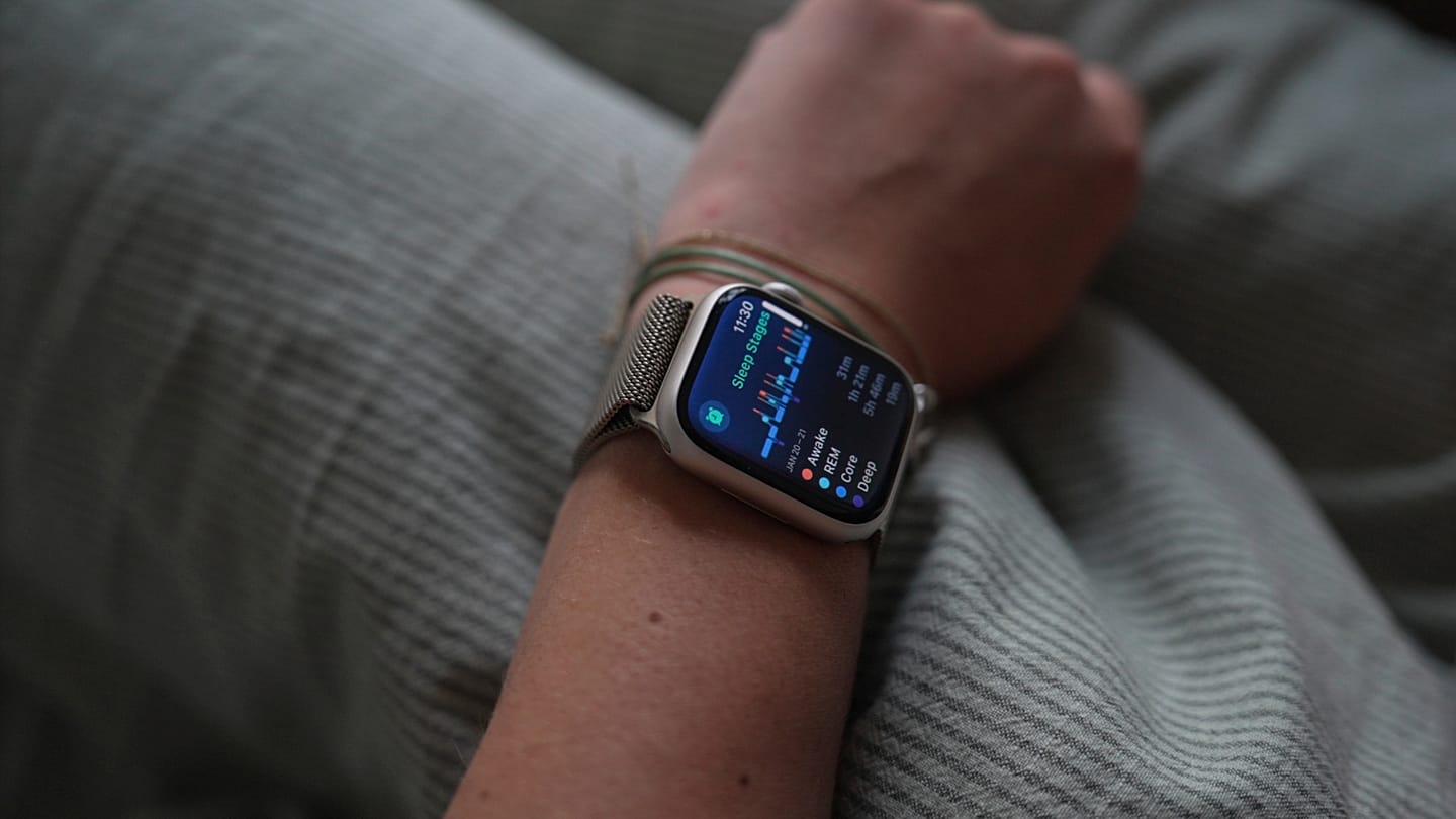 How Smartwatches Track Your Sleep: A Deep Dive