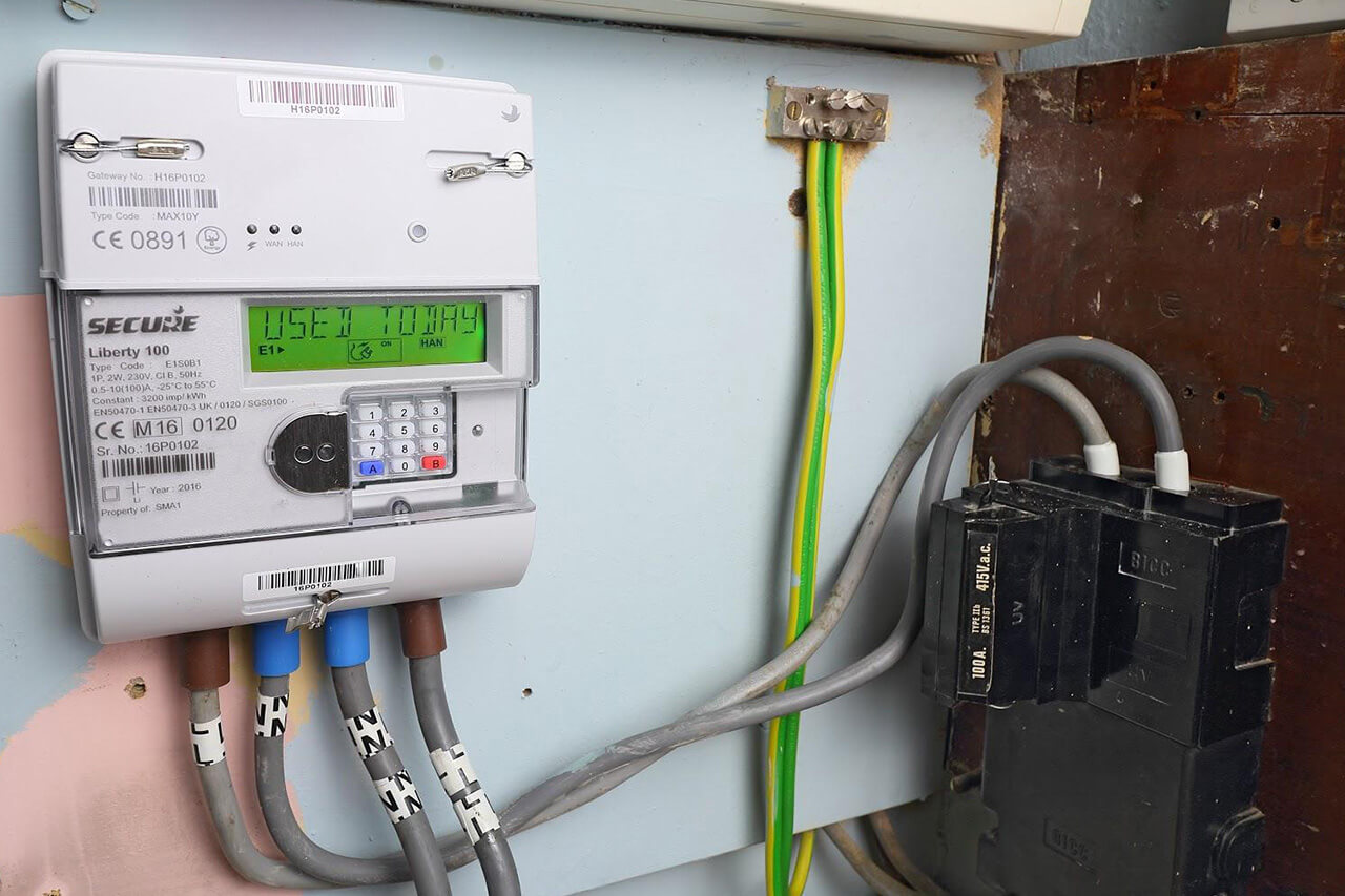 How to Take a Meter Reading With a Smart Meter