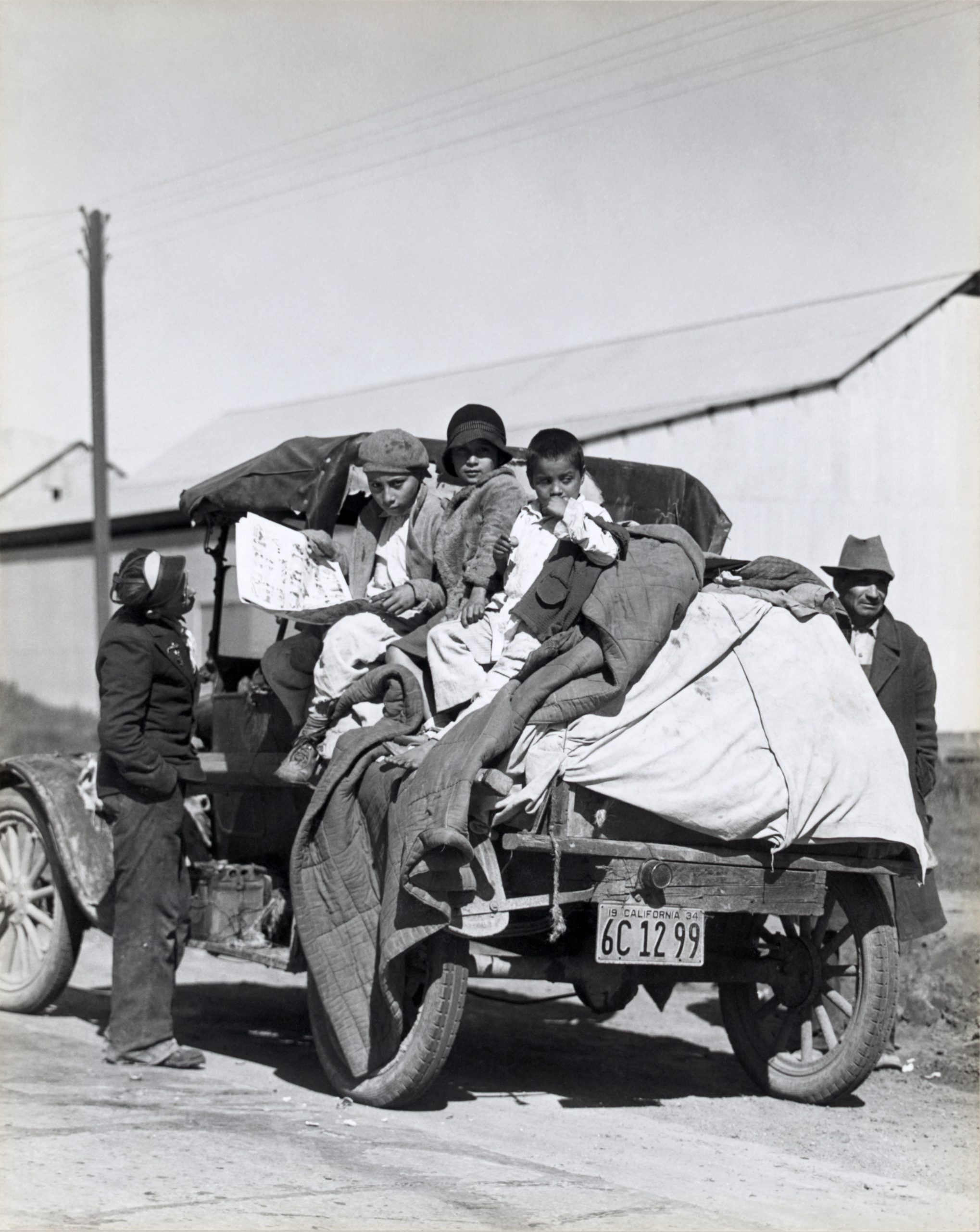 Did Migrant Workers Travel Alone in the 1930s?
